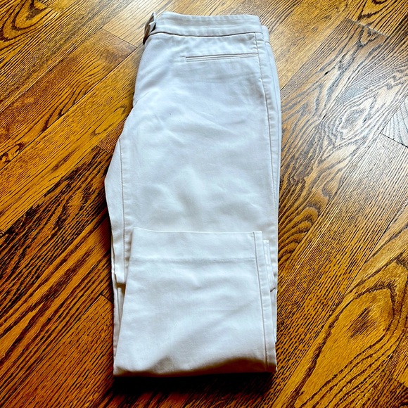 Ladies Theory Cropped White Pants! - Picture 3 of 4